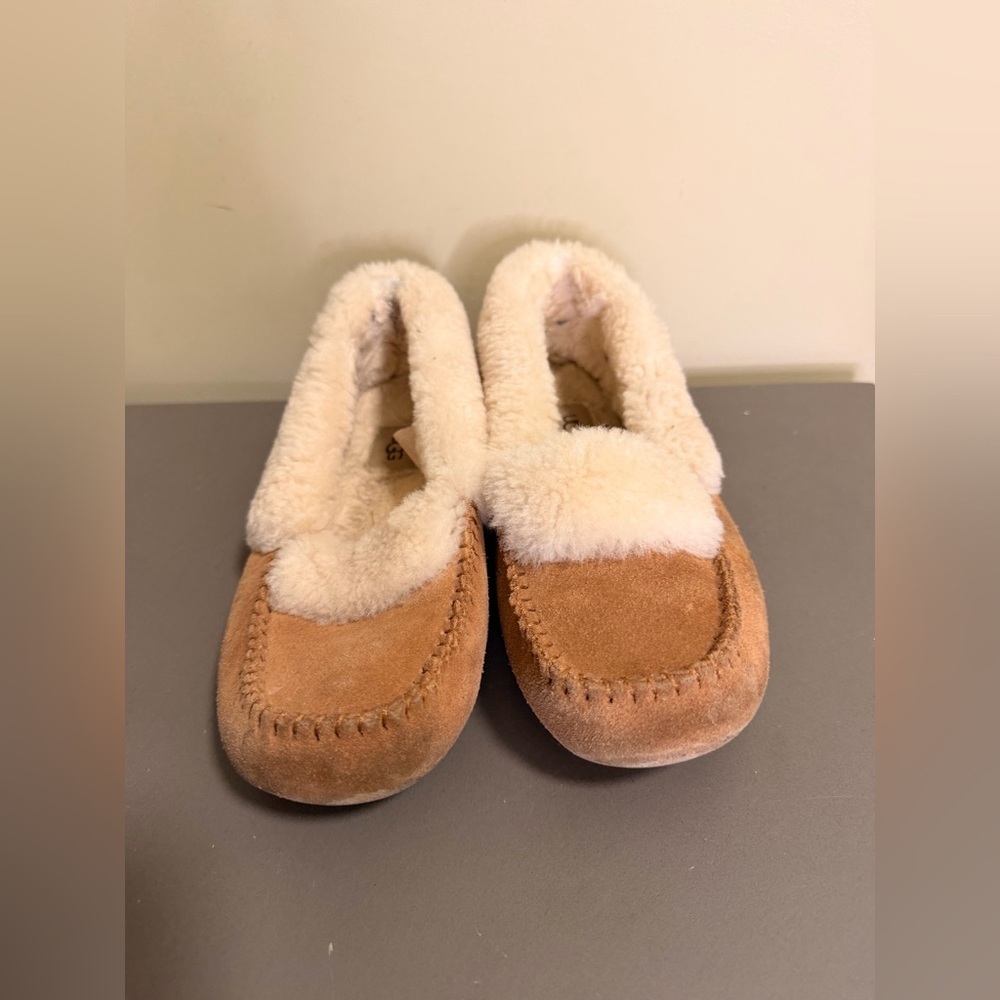 UGG Chestnut Suede Shearling Lined Slippers with Cream Fur Trim - Picture 2 of 7